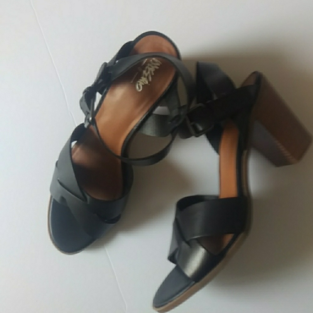 Mossimo black block  ankle striped sandal heels